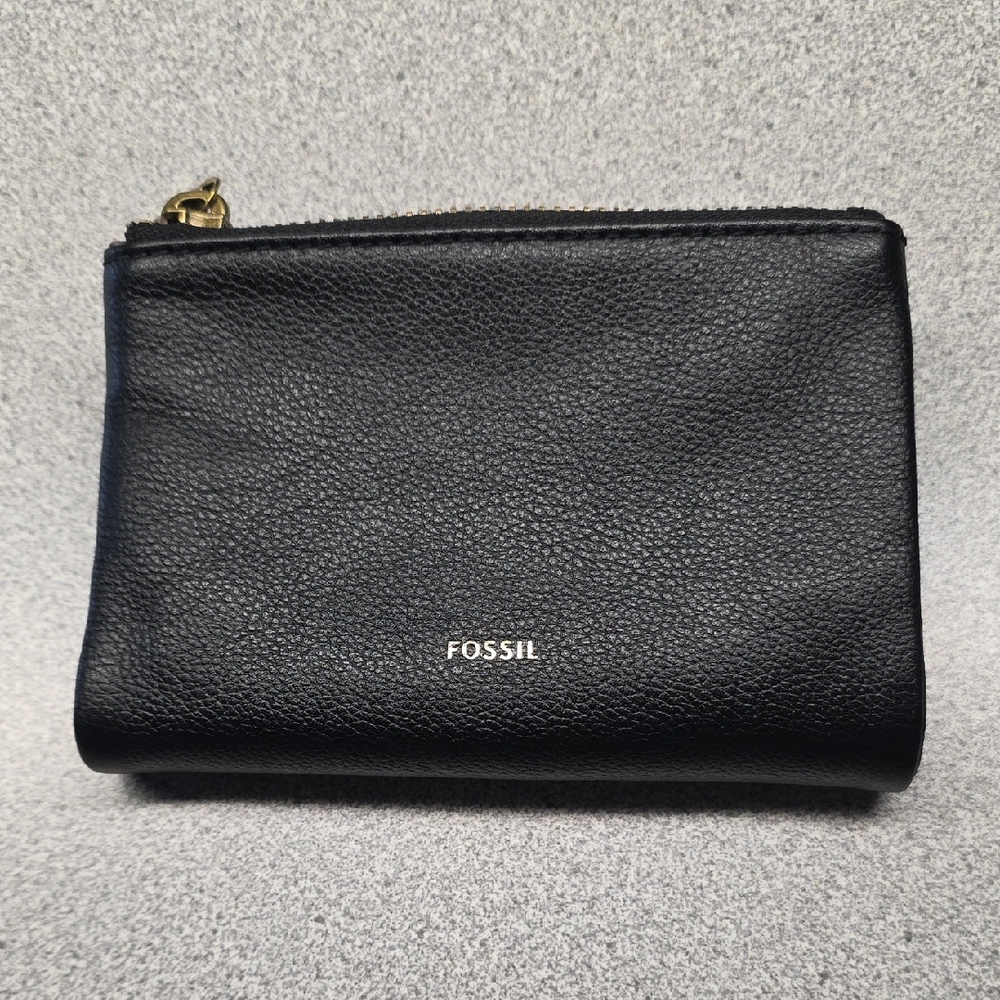 Fossil Black Pebbled Leather Zip Wallet with Gold Hardware